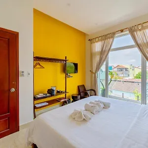 Town House Homestay
